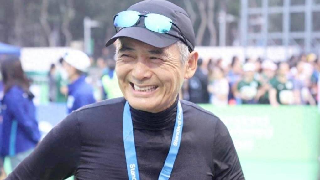 68岁周润发近照“吓人”，胳膊皮包骨全是疙瘩，晚年患糖尿病