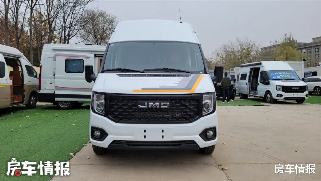 21.8万起！带6座3张床的房车来了，能洗澡做饭性价比真的挺不错