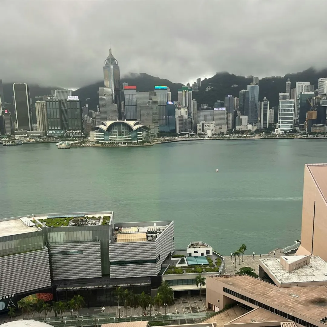 被嘲发福变老的吴彦祖,50岁又帅?回了颜值巅峰!