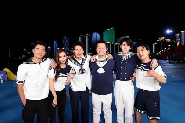 |这几档综艺垂死挣扎个没完，一部都看不下去了，还厚着脸皮在办