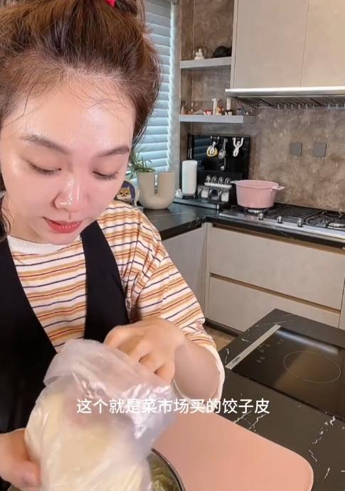 姜妍的鲜虾滚蛋饺子火了, 10万网友纷纷点赞: 简单好做还好吃!