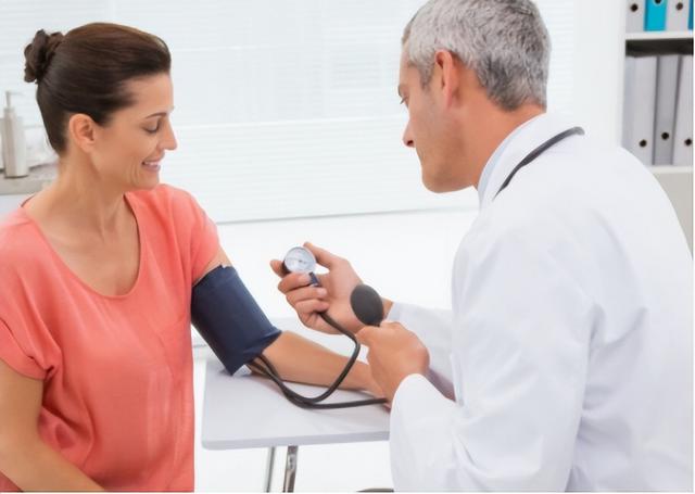 62岁男子坚持不吃晚饭,血脂血管大变样,1年后身体状况让人惊讶