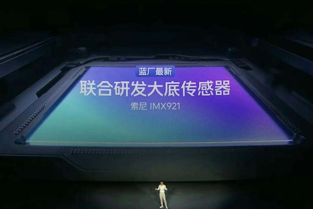 京东方Q10直屏+120W快充+IP68防水，10月底就会发布的IQOO旗舰！