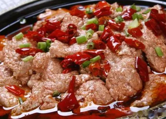 5月肉食经典，水煮牛肉太解馋，鲜辣嫩口又下饭，风味绝绝子