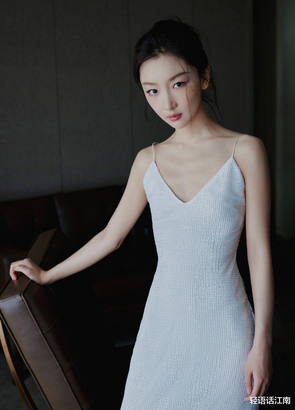 瘦身成灾！娱乐圈女星减肥过度，瘦到脱相，你还能认出几个？