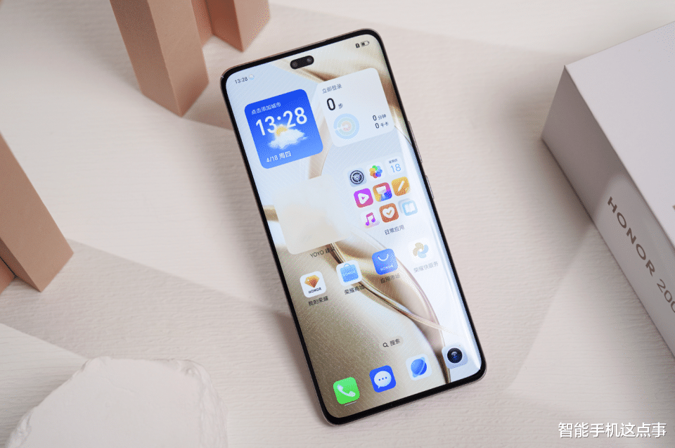 OVH线下新机全面升级：潜望镜成标配，核心配置也悬念不大！