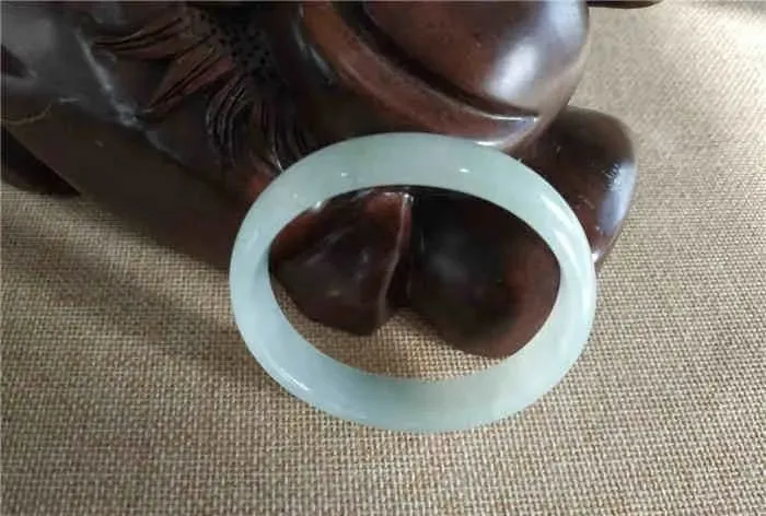 翡翠“种压色”和“色压种”，你了解吗？