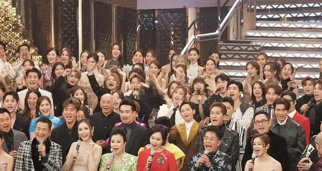 香港这一夜，77岁汪明荃和44岁林峯，让人看到了TVB的尴尬