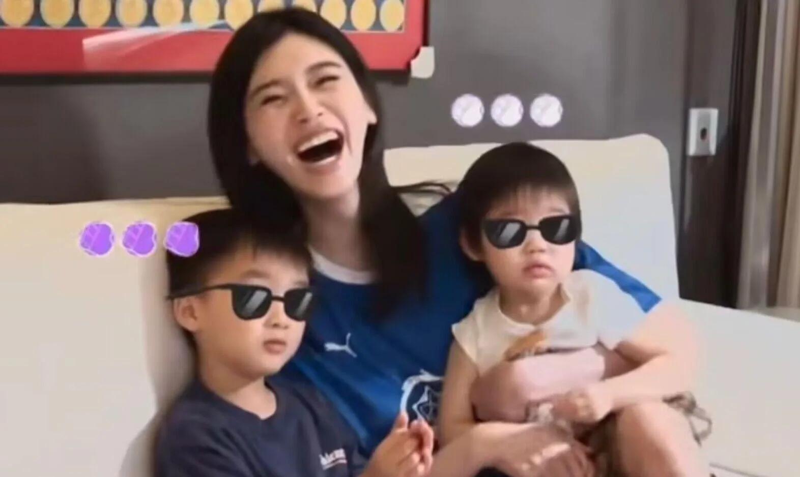 奚梦瑶现身私立医院，穿着宽松，小腹微凸，网友：有三胎了？