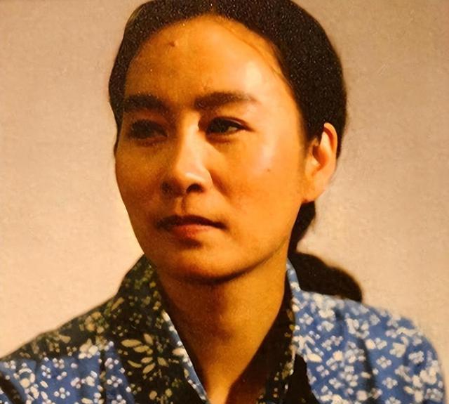 “国家一级演员”奚美娟，人前“两副面孔”，晚年统统都现原形