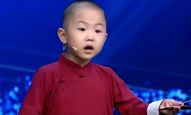 |5岁上春晚走红，年入百万开始厌学，如今13岁的张峻豪却过成这样