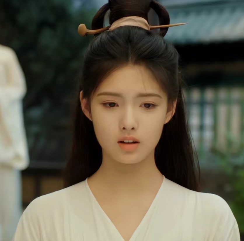 《墨雨云间》告诉我们,当“丫鬟”太惊艳时,小姐可以去打酱油了