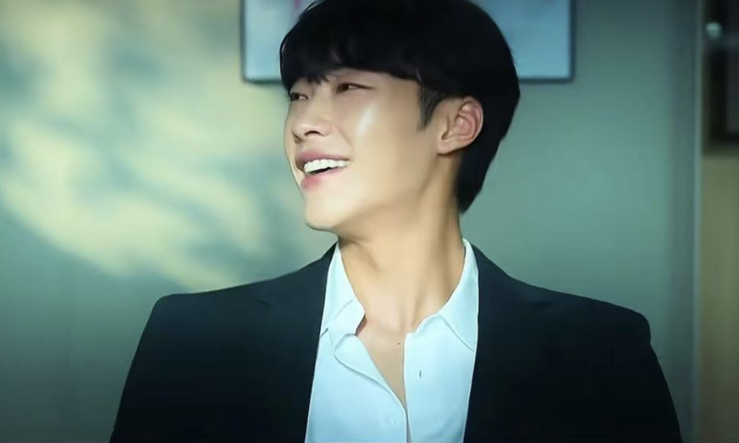 性张力拉满,Netflix新剧真狗血啊