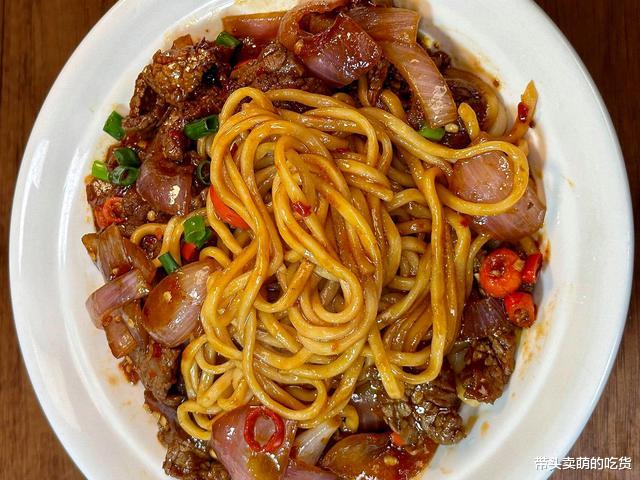 爱吃面的人可别错过这3种做法，酱香浓郁有弹性，吃完一碗又一碗