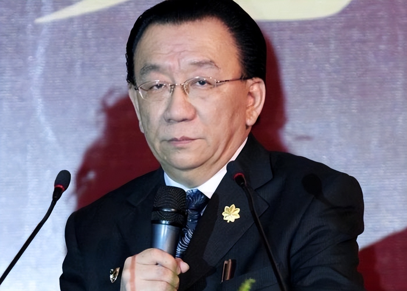 《反转!侯耀华徒弟首发声,曝将为德云社出头,杨家背后野心显端倪》