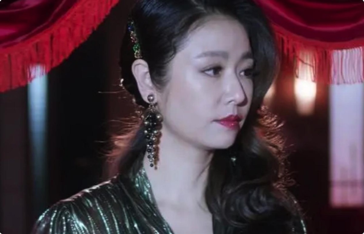 90后都开始演妈了!30岁小花给37岁何泓姗演妈,却毫无违和感