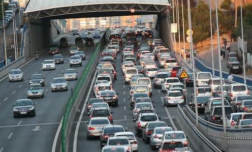 越南1.03亿人口，拥有631万辆汽车，山东1.01亿人有多少汽车