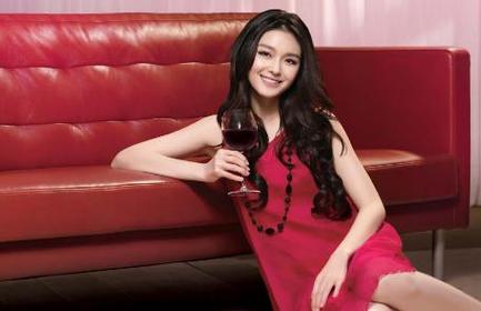 揭秘大S结婚10年：为何她无法离开台湾？