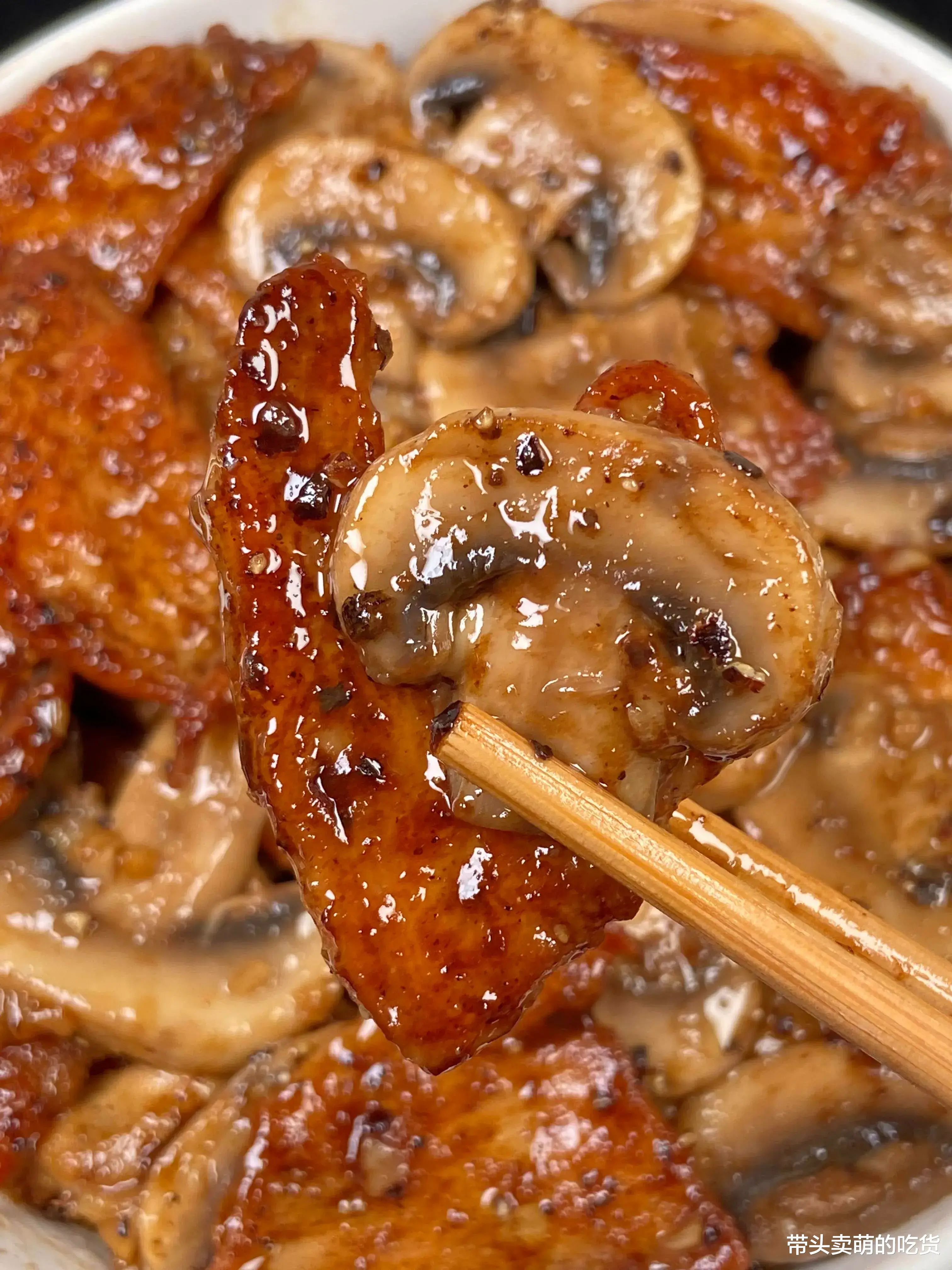 边看剧边吃饭一定别错过这3道炒菜，香而不腻特别下饭，太满足了