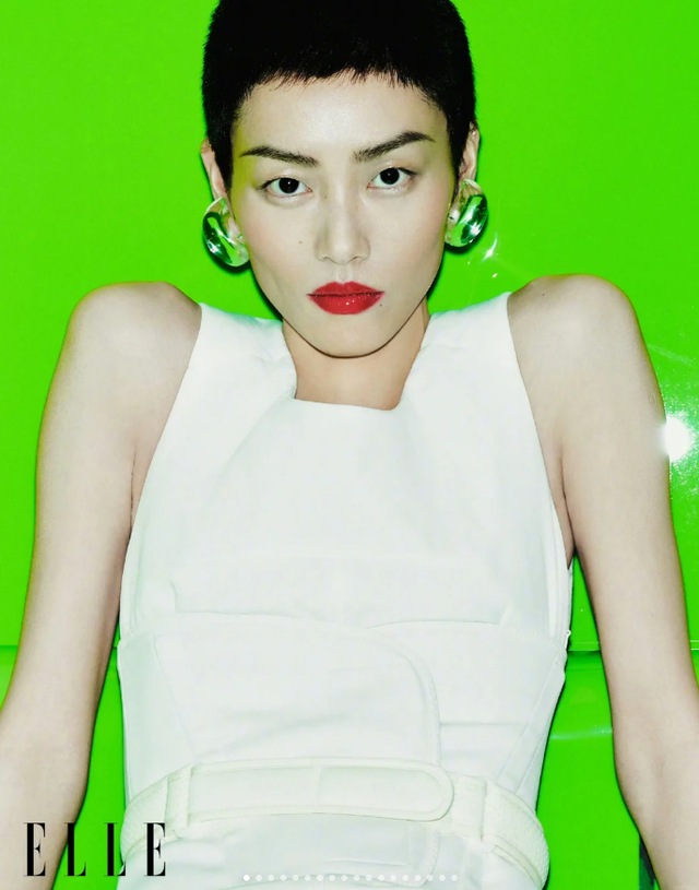 刘雯从业以来最短发型!寸头配柒光红唇大背心,比男友井柏然还帅