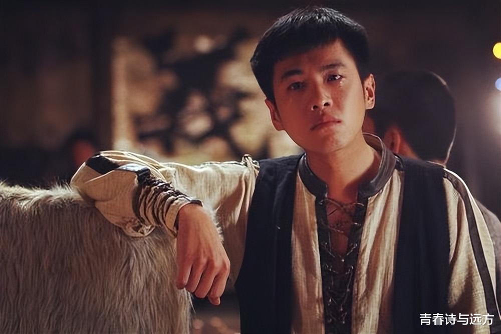 新旧版的周卫国，将张若昀和文章放在一起，二人的差距立刻显现