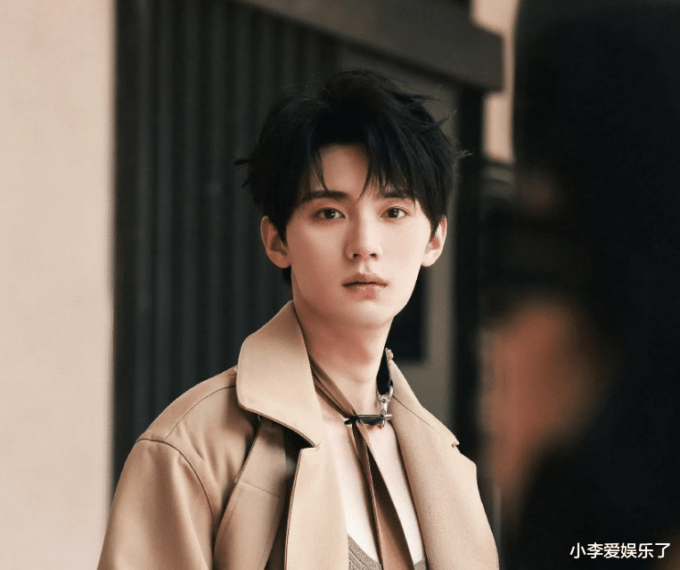 内地演员国际人气榜，前二都是女演员，杨紫垫底，肖战第五