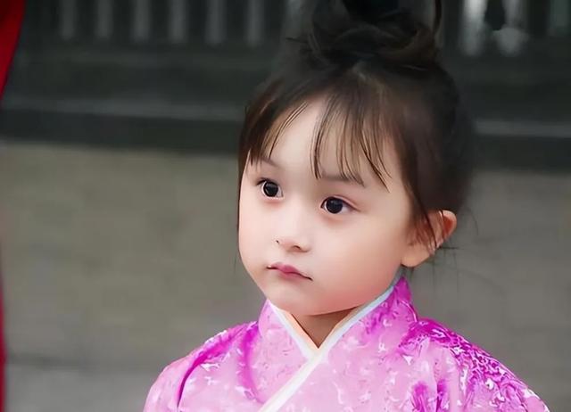 “小芈月”刘楚恬晒与郭晶晶合照,才14岁个子好高,成功追星冠军