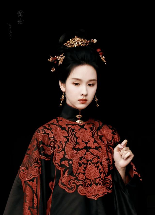 都说鹅蛋脸显圆润其实最富贵 这4位鹅蛋脸女星真的个顶个的貌美