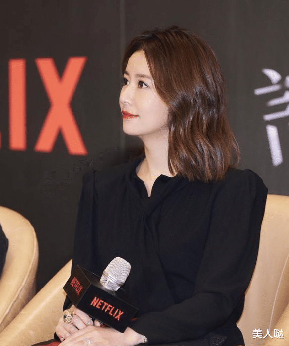 48岁林心如“断崖式”衰老!生图脸大脖粗老到认不出,一身名牌也穿出了大妈味