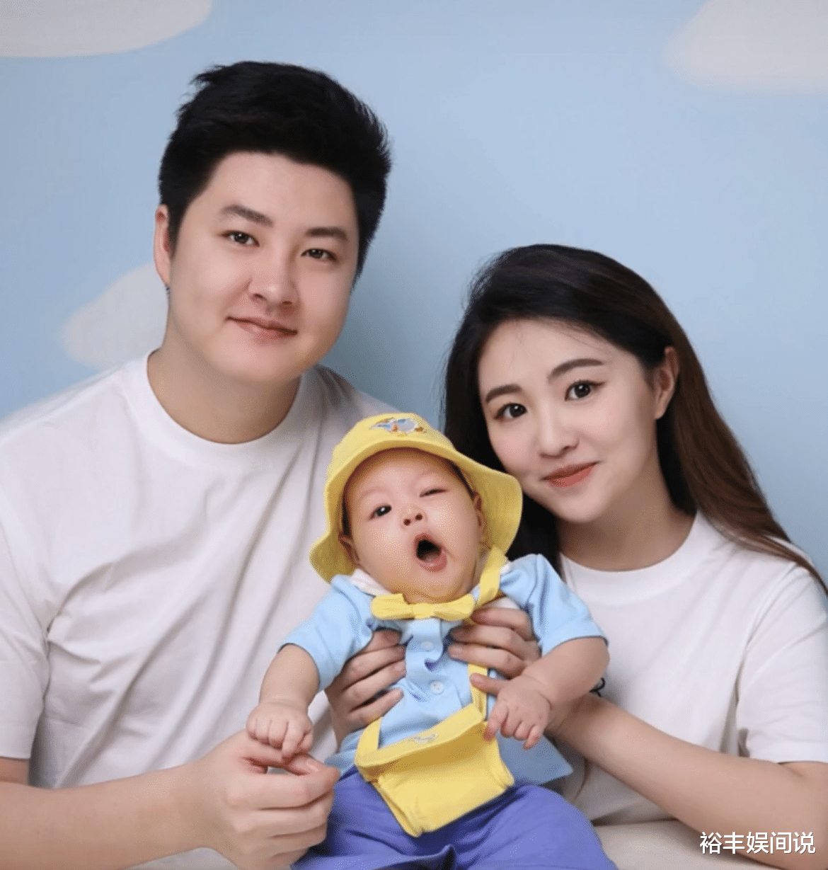 金龟子为外孙办百天宴！多位少儿主持人现身，王宁站身后老太多