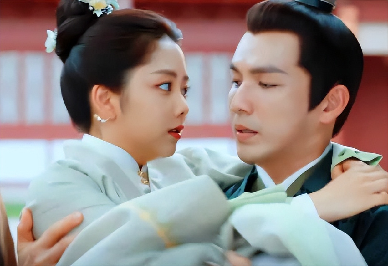 又来了！49岁钟汉良给32岁肖战演“爹”，这让扮嫩演员还咋玩