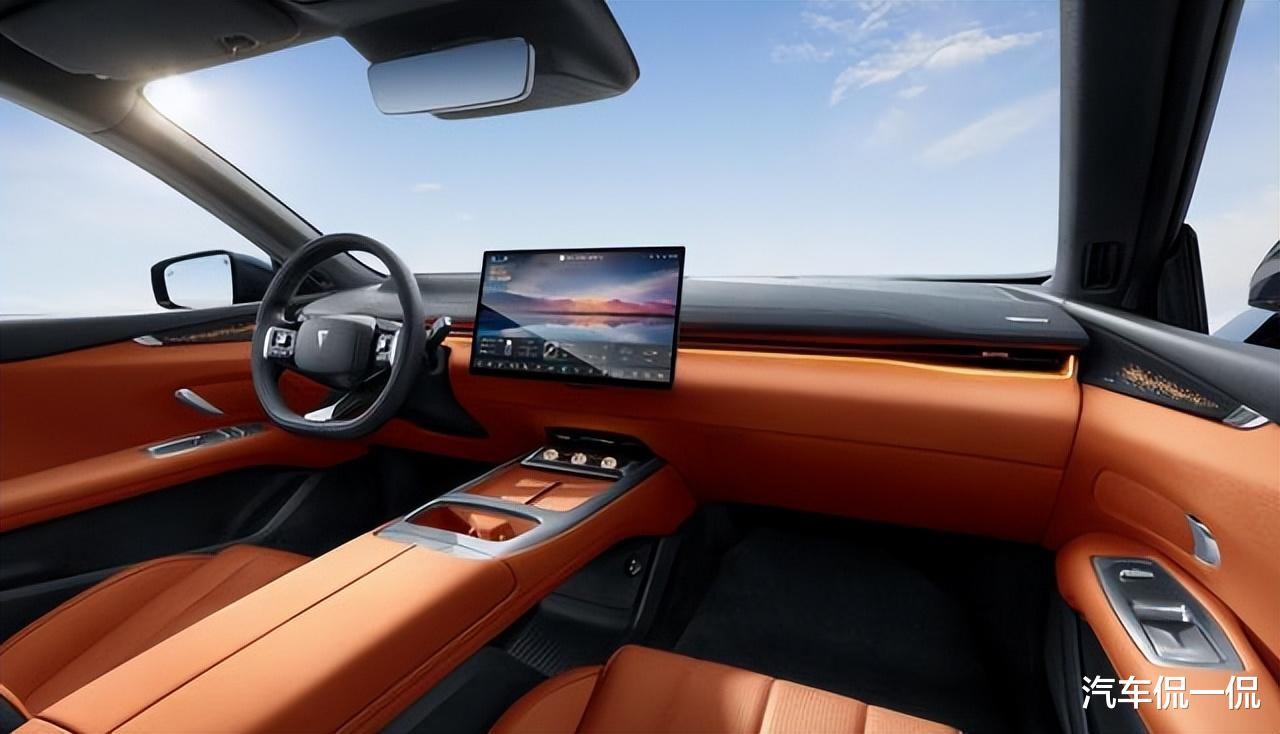 一夜爆红!多层隔音+1400KM续航,搭载华为顶尖智驾系统