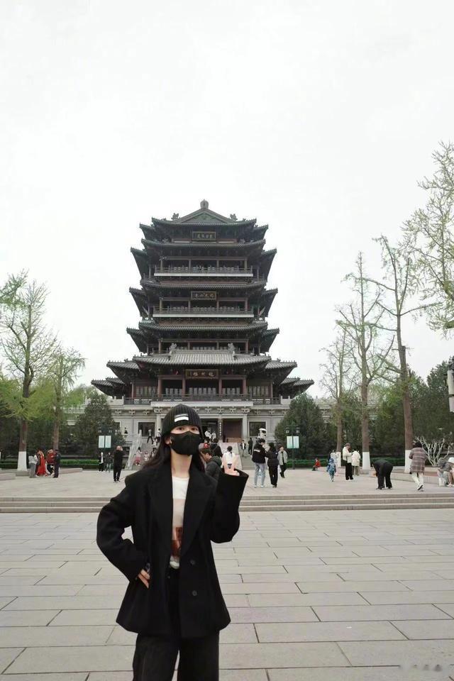 4.28娱乐瓜\uD83C\uDF49:肖战杨紫王一博赵露思龚俊李现