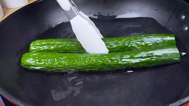 春天管住嘴,5种水果是“湿气之王”,不懂别乱吃,以免湿气加重