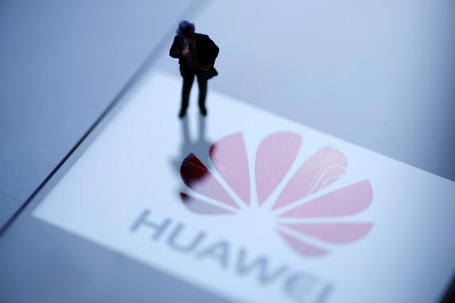 华为全球最大研发中心今迎进驻员工，定制公交开通