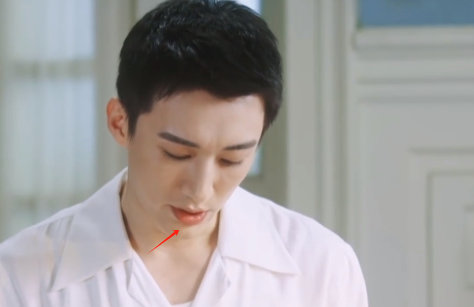 《追风者》男主打了多少“浓妆”男明星的脸?给你看看啥叫男人