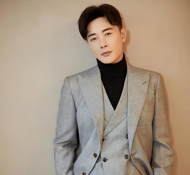 演员罗晋,39岁当爸爸,结婚六年,却仍然与妻子恩爱有加