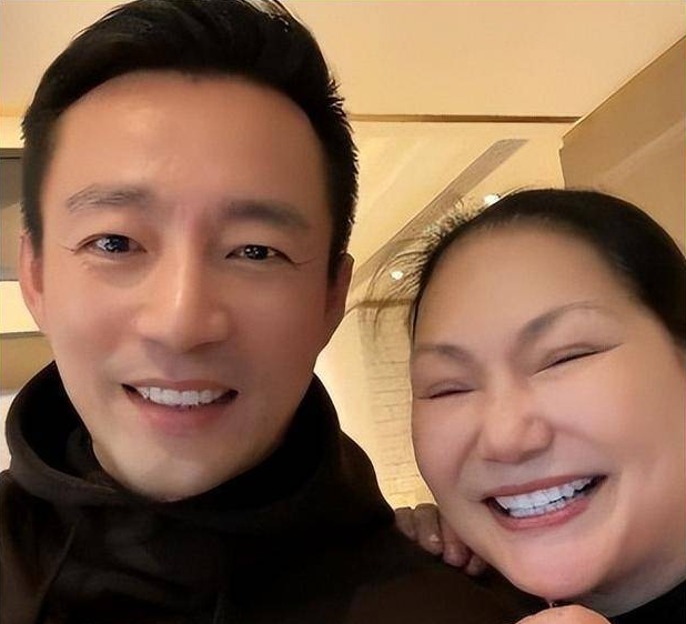 大S去世后许雅钧首度发声,没想到他竟然不帮S家说话!