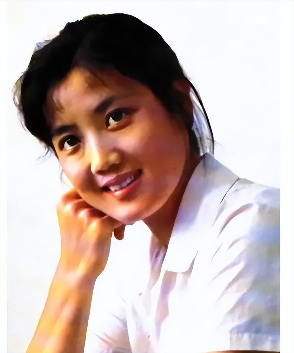 “北影金花”李秀明嫁富商移居国外，现在的她，证明刘晓庆没说错