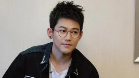 知名歌手，公开道歉！