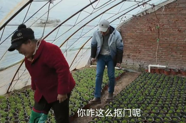 万人痛批张颂文“演技”,看到他的强势发声,才知郭德纲没有说错