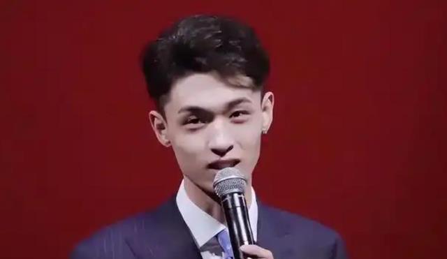 郭德纲为什么封箱还带秦霄贤？因为“那点破事”根本就不叫事！