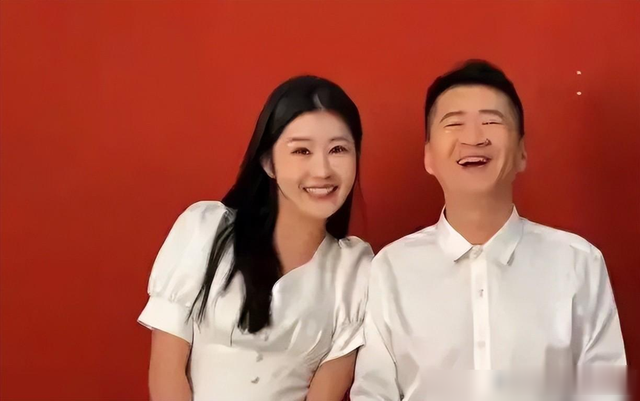 41岁李嘉明婚后12天屡传婚变!23岁娇妻住院后哭诉:一次次红了眼