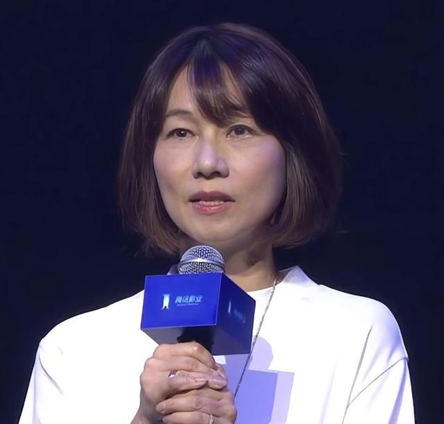 琼瑶儿媳到底什么来头?琼瑶死前最想见她,所有作品也交给她负责