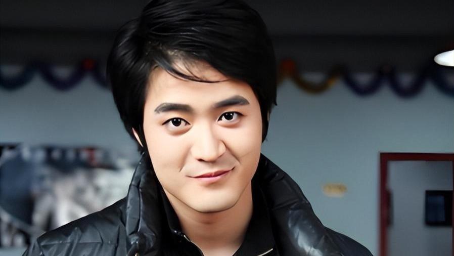 徘徊三小时后，尚于博跳楼自尽，仅仅28岁，留下母亲痛心的活着