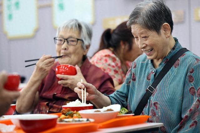 一村一食堂来了，一顿饭3-5元，真的可行吗？