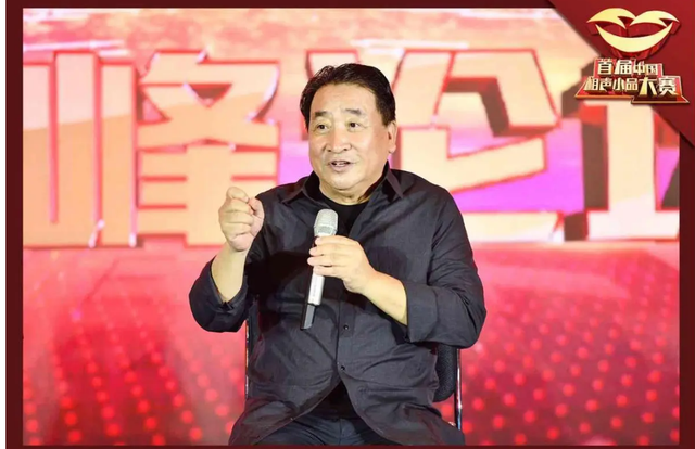 乱了、乱了,相声圈彻底乱了,曲协主席冯巩被批,说他还不如姜昆