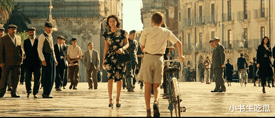 莫妮卡美貌惊人，还是没拦住老公出轨，59岁优雅老去，女儿很像她