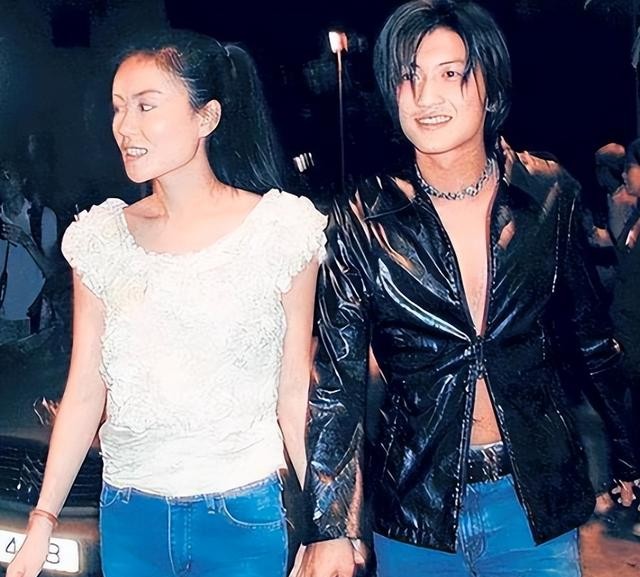 一张照片，戳穿了王菲的真实处境，她走到今天怪不得别人