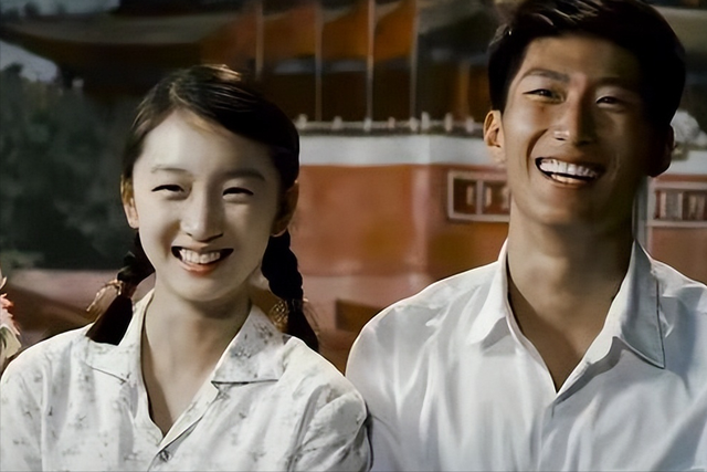 私生活混乱,与男友玩“拔萝卜”不拉窗帘,周冬雨还是暴露了本性